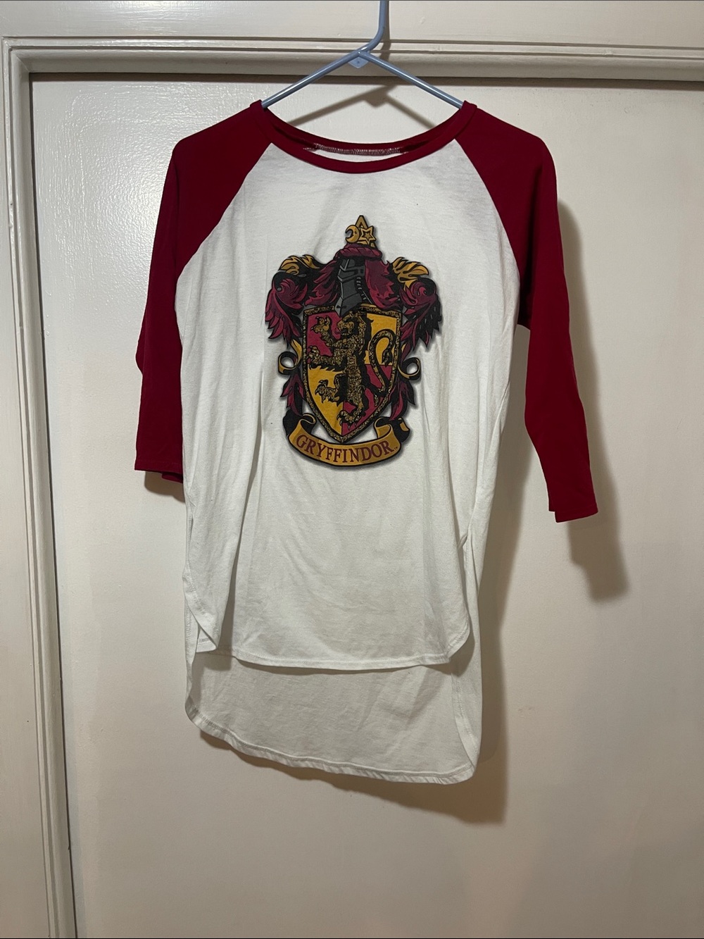 Universal Studios, Harry Potter Raglan top size small Gryffindor